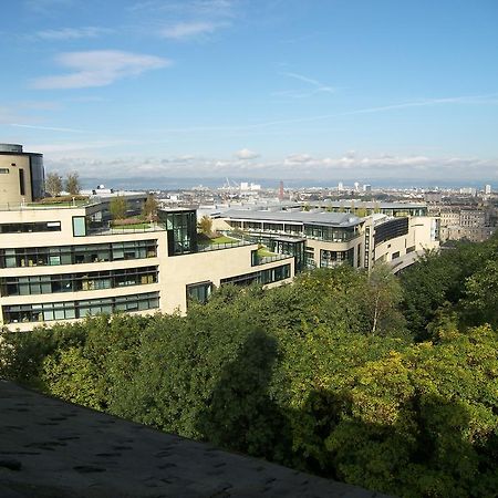 Central Calton Hill What A View Edinburgh Room photo