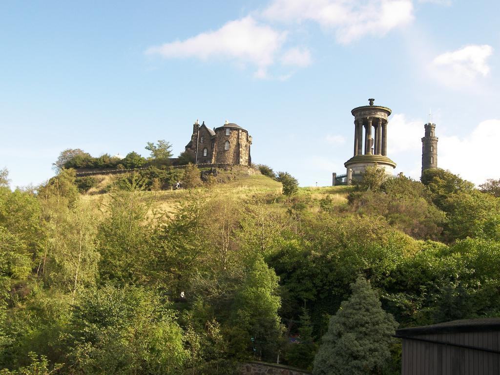 Central Calton Hill What A View Edinburgh Room photo